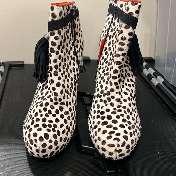 BeBe Leopard Print Heeled Side Zippered Booties with Red Heels and Tassels - Picture 2 of 8